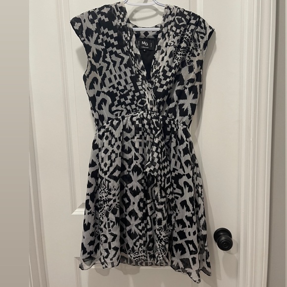 Fun & flirty dress - Picture 1 of 1